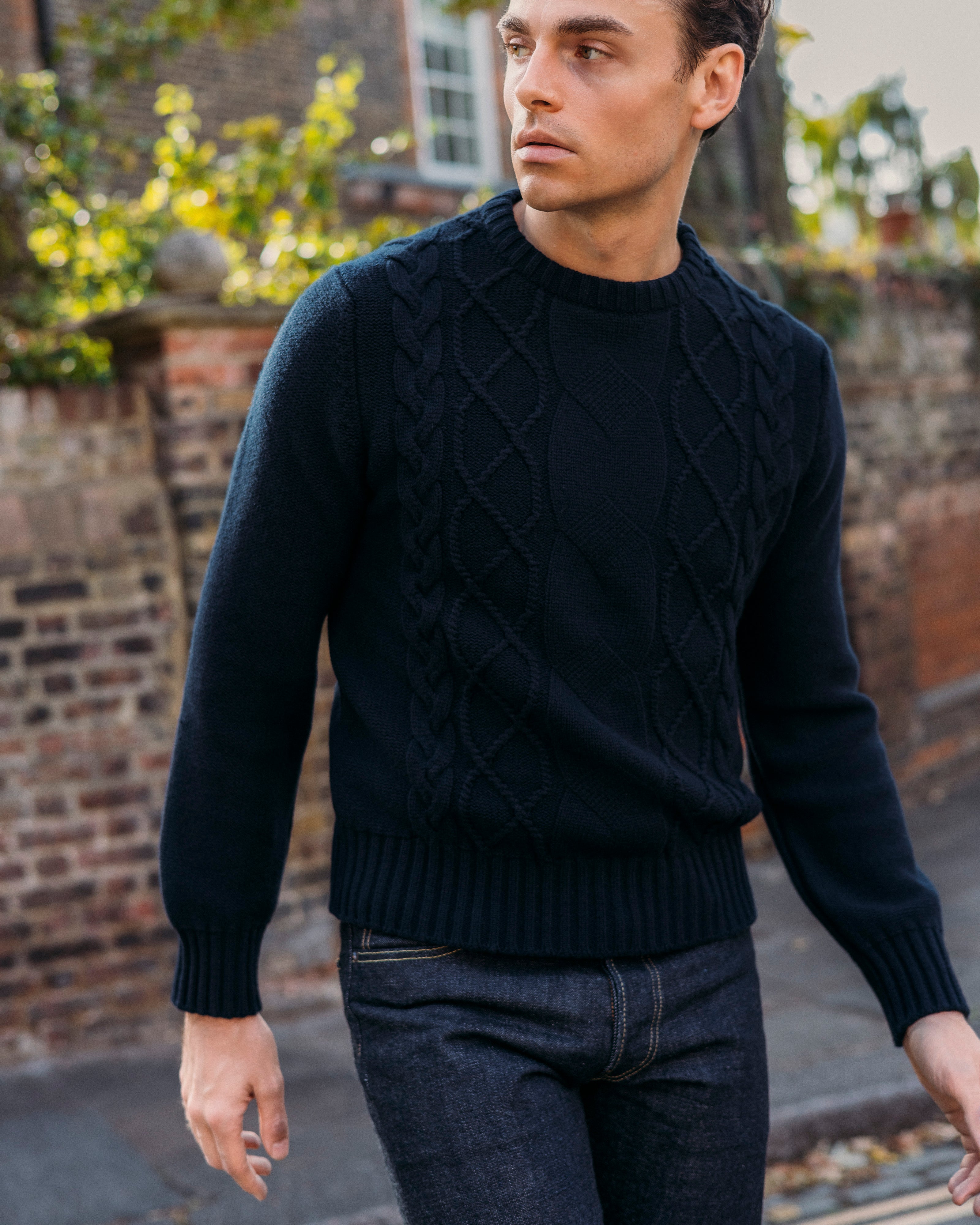 カシミアウール シャレーケーブルセーター(ネイビー)