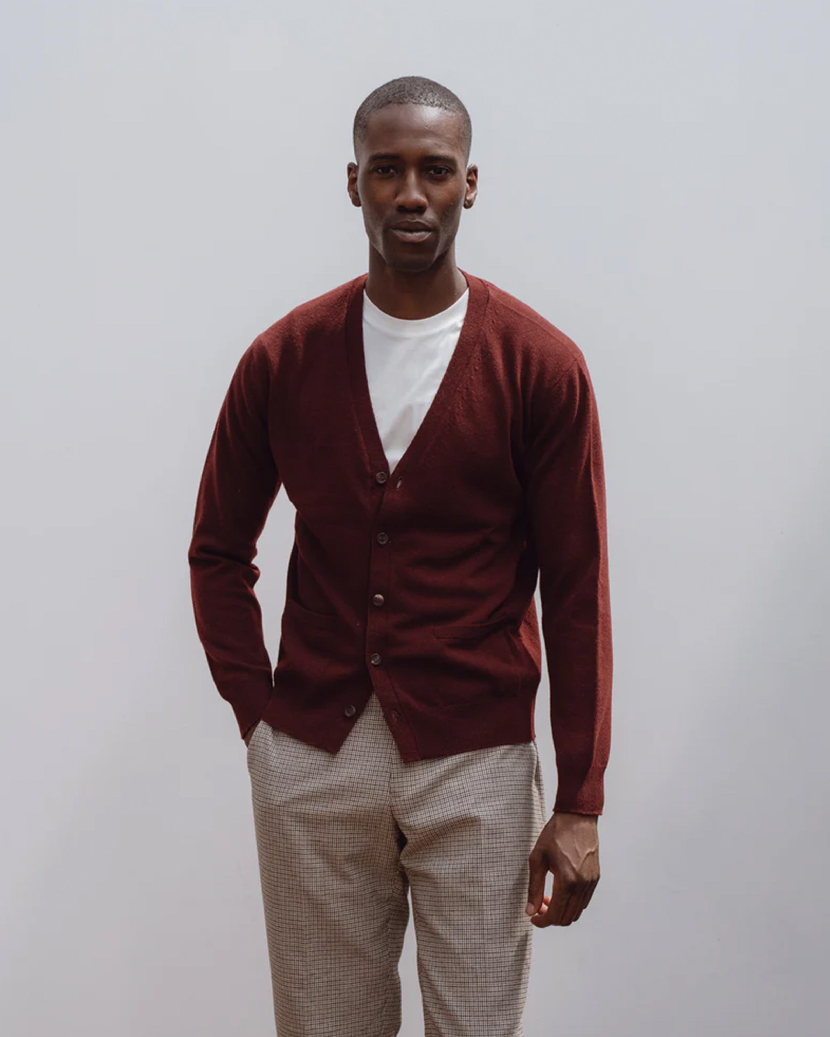 極細ラムウールのテニスカーディガン(バーガンディ)