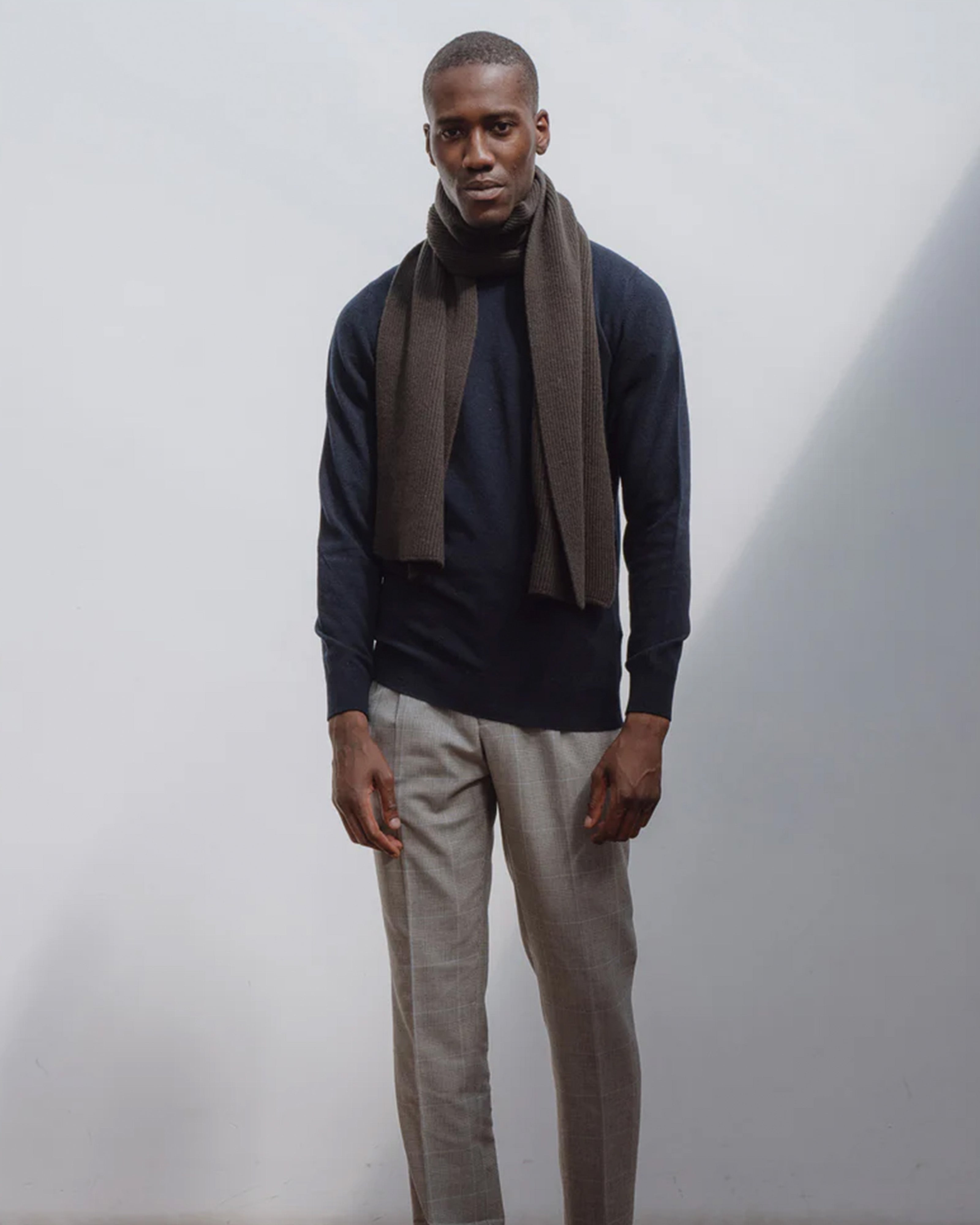 極細ラムウールのクルーネック(ネイビー)