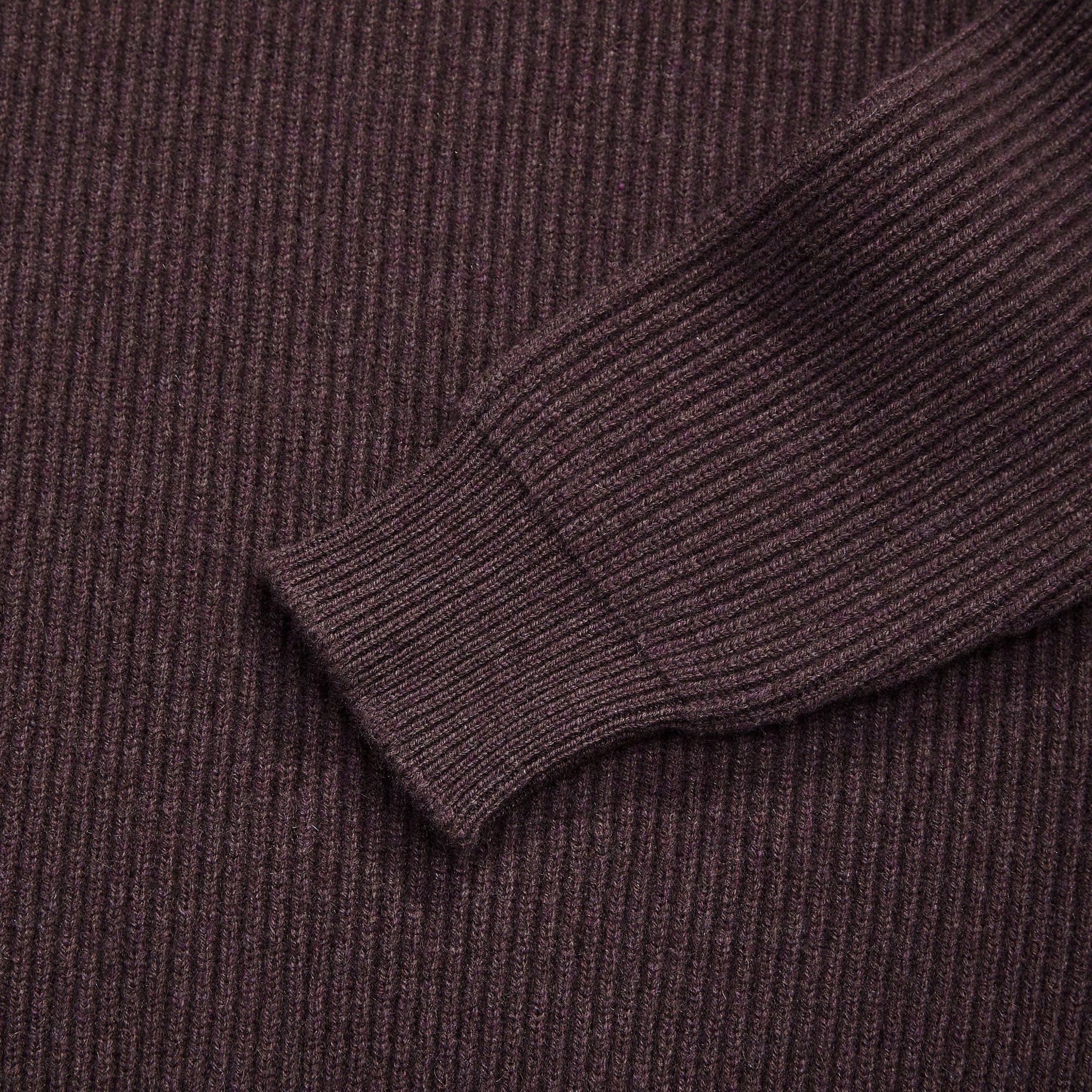 Cashmere rollneck in merlot