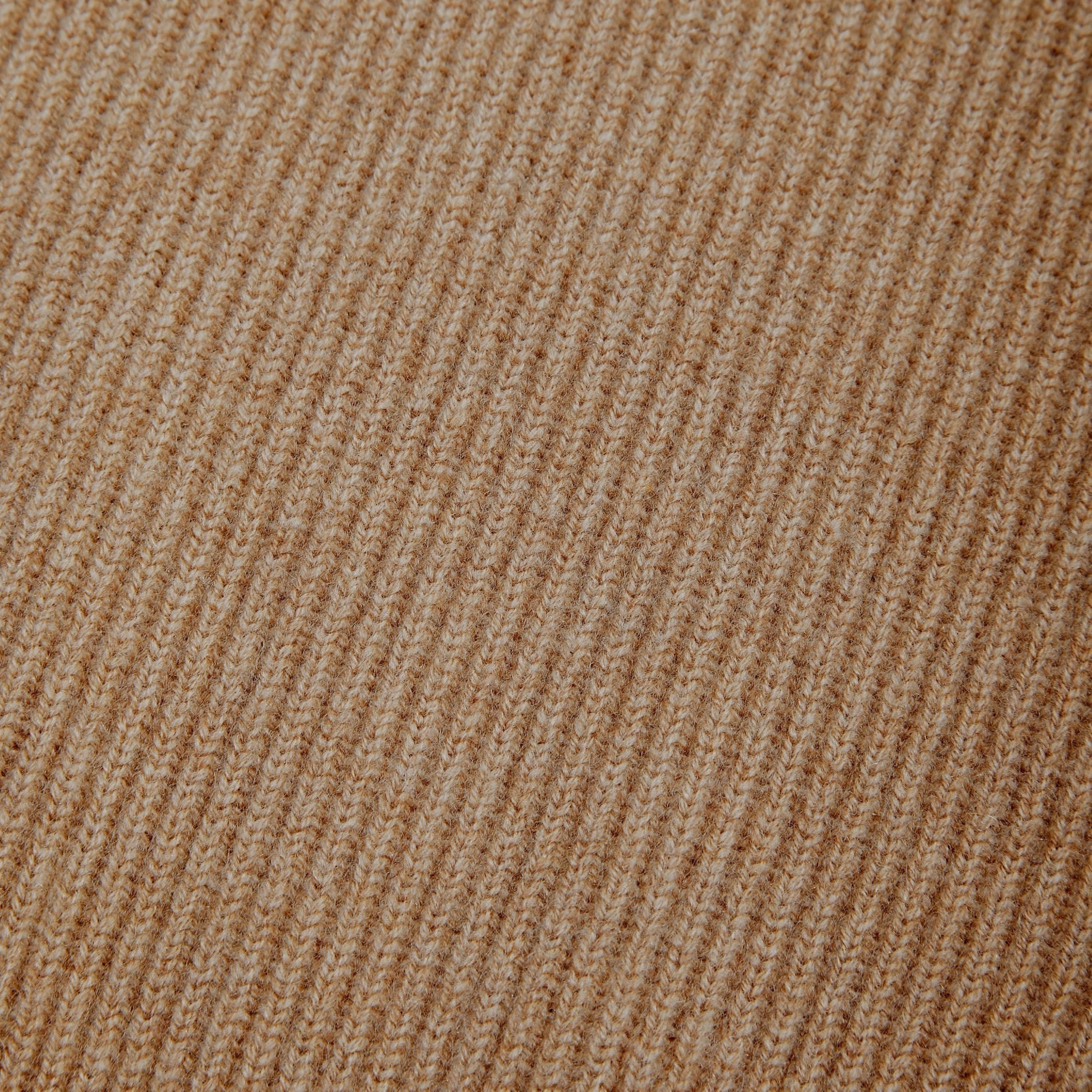 Cashmere rollneck in camel