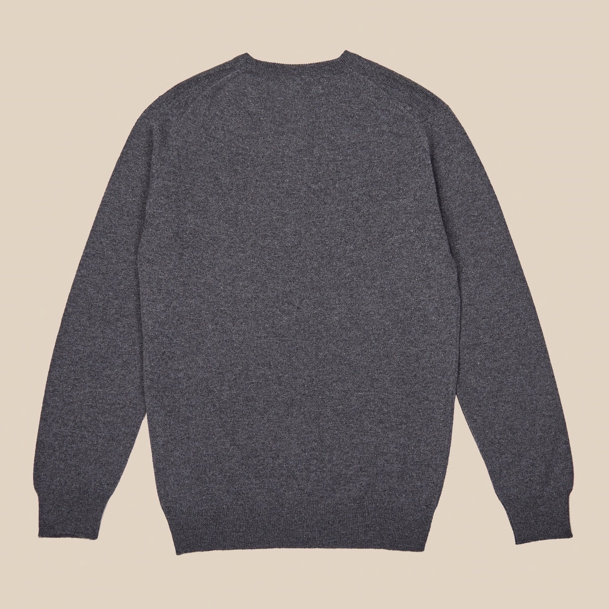 Cashmere v neck in grey