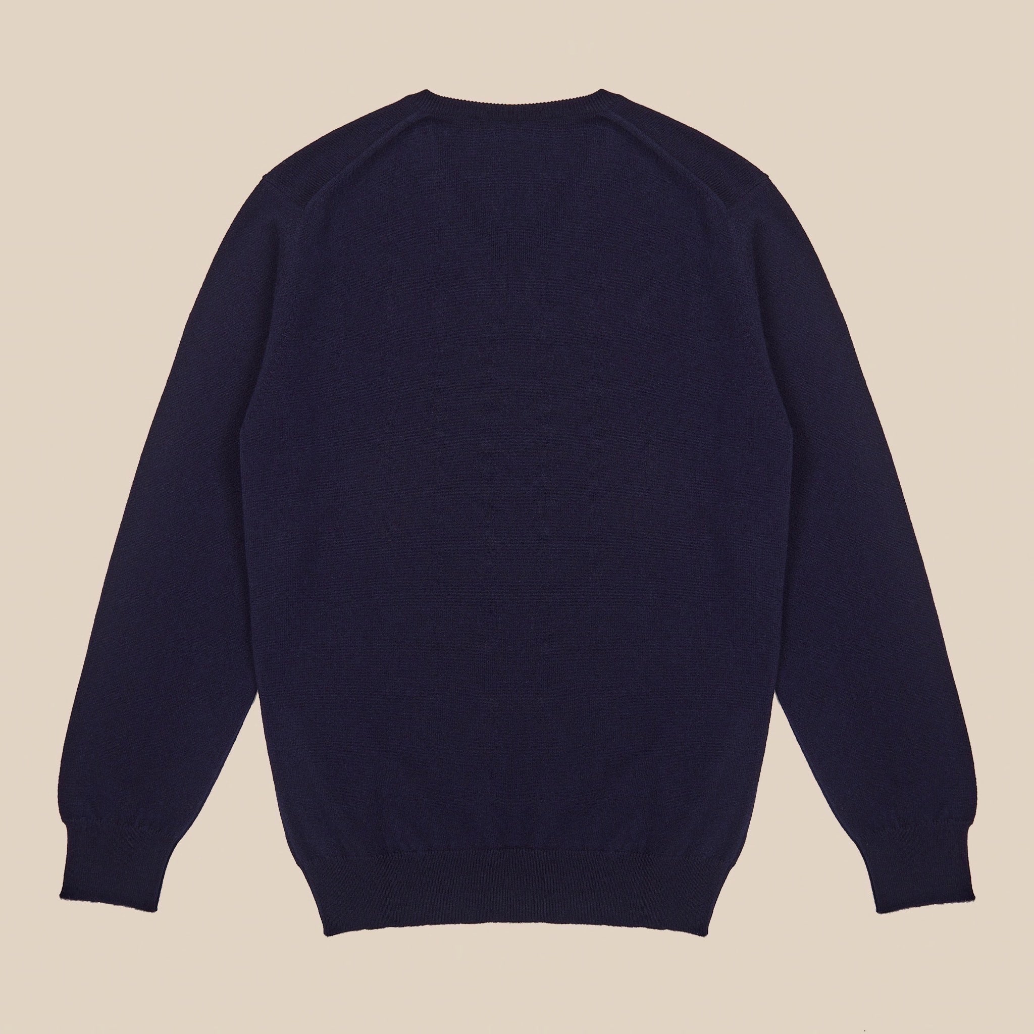 Cashmere v neck in navy