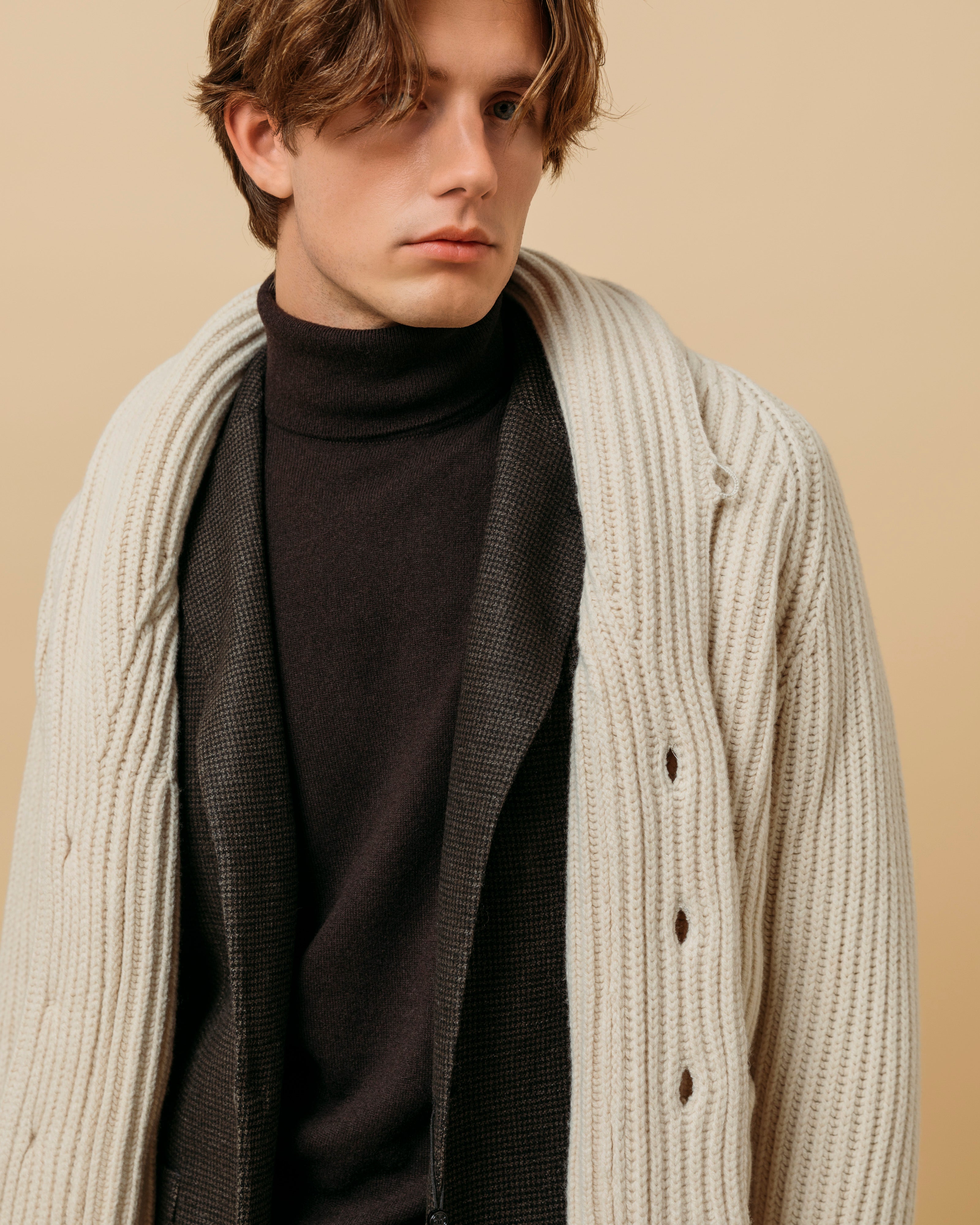 カシミア ベルモンド ロールネック ダークブラウン