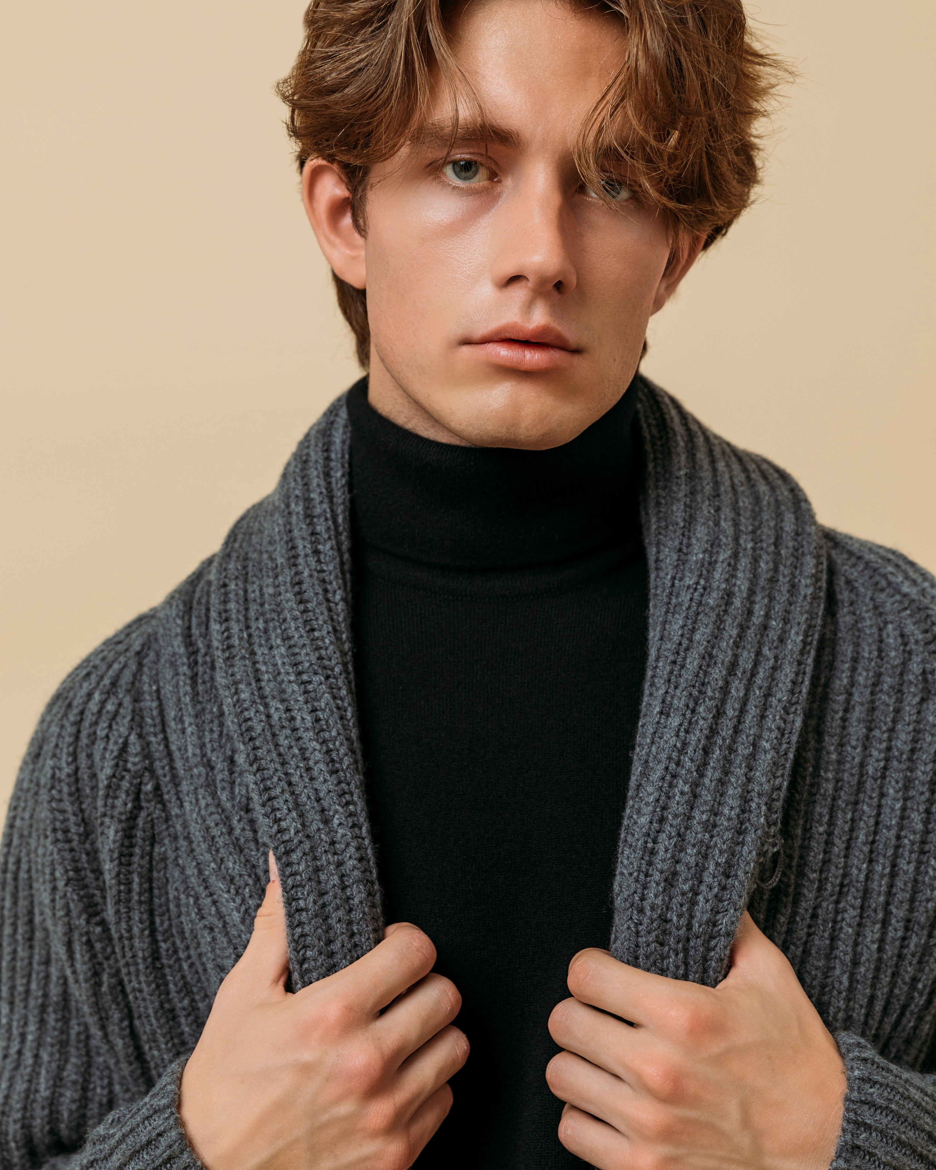 カシミア ベルモンド ロールネック (ブラック)