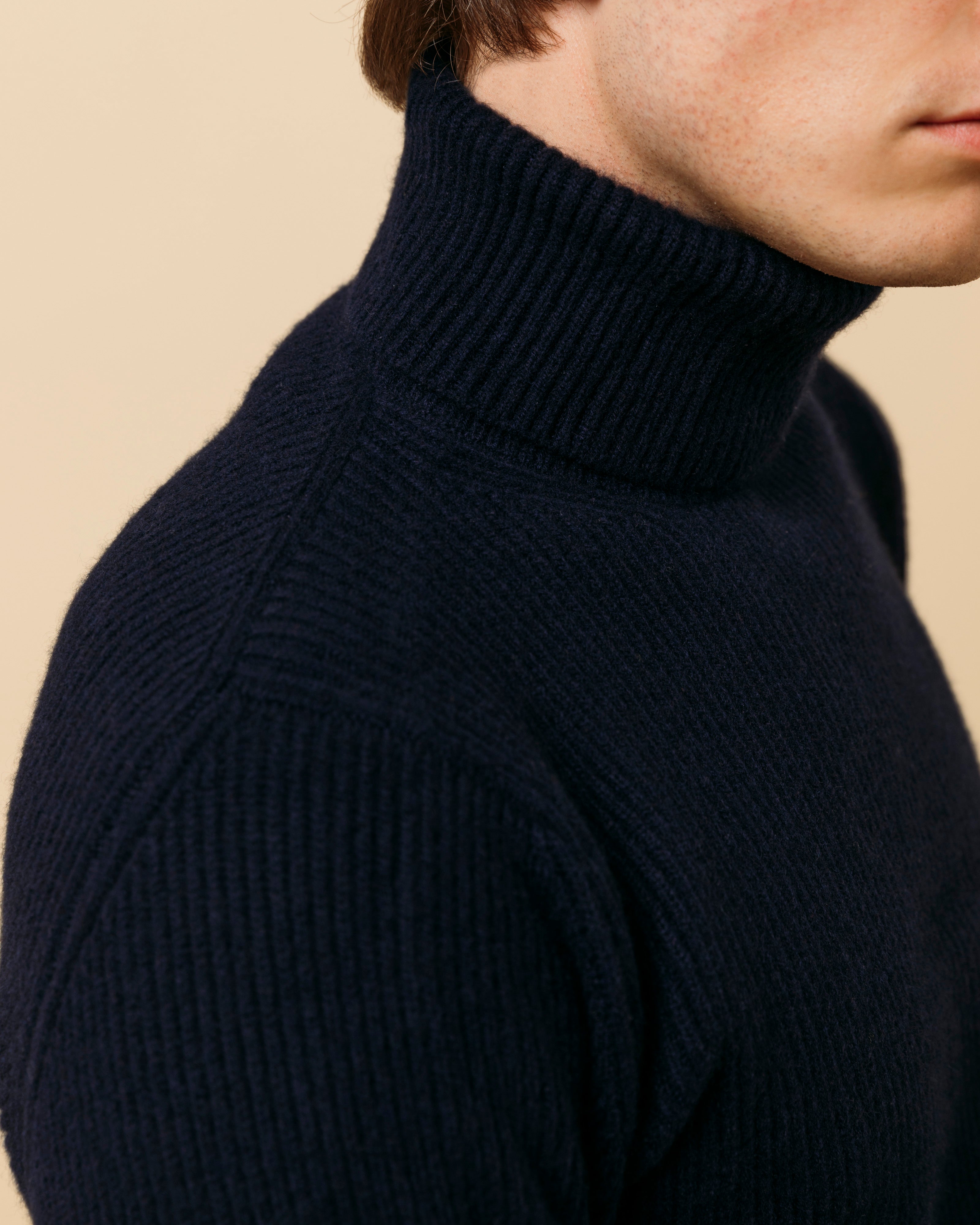 カシミアリブ編みサブマリーナーロールネック(ネイビー)