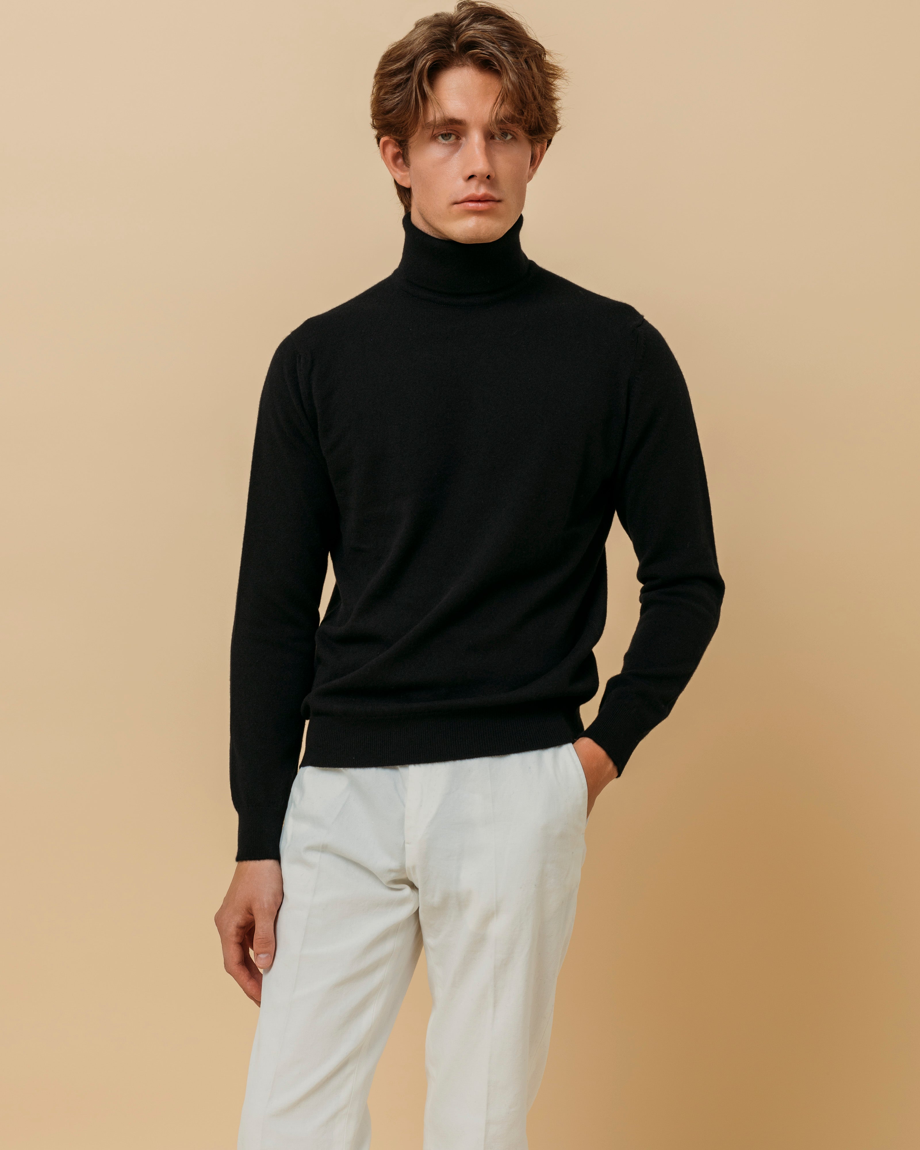 Cashmere Belmondo rollneck in black