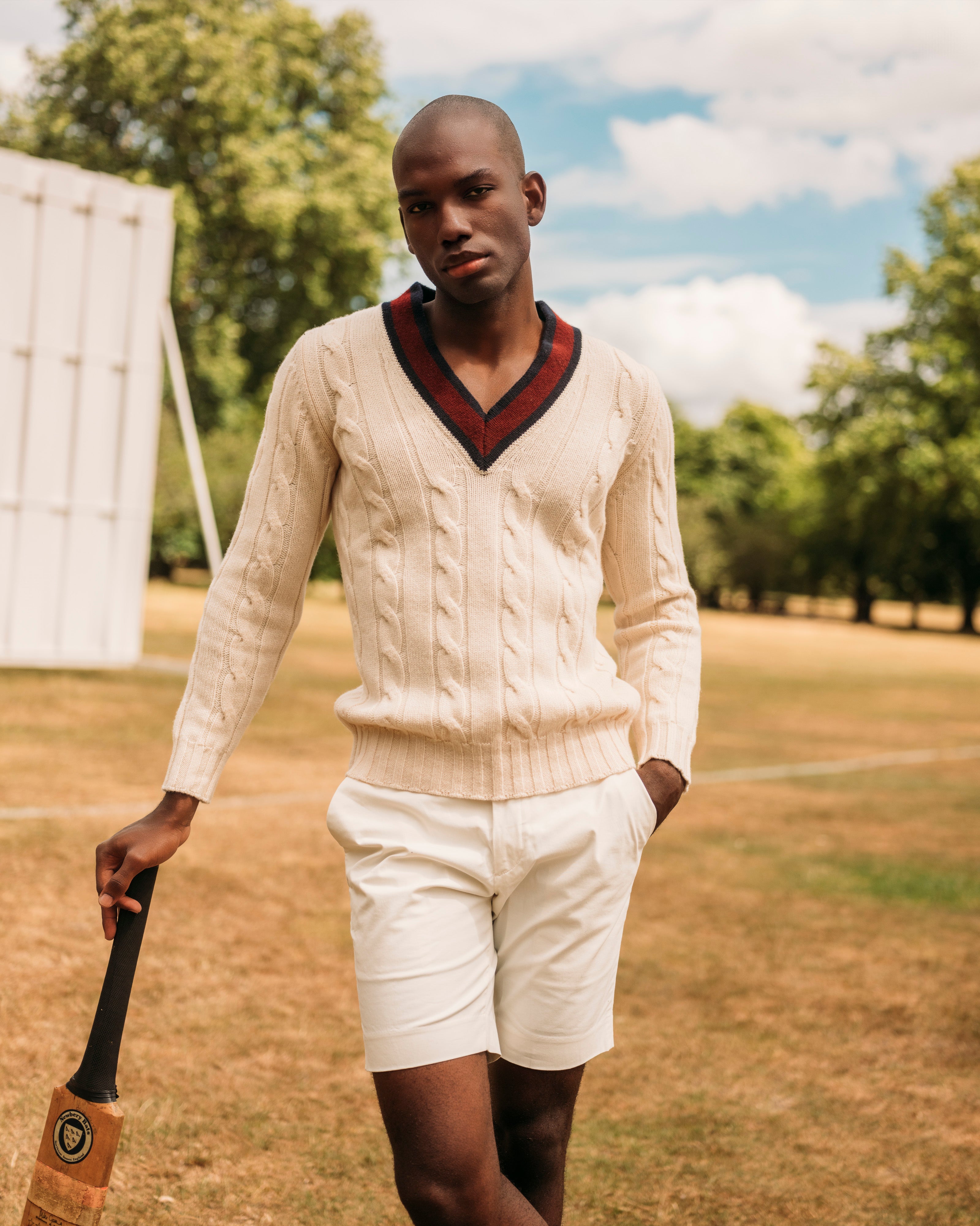 クリームネイビーとバーガンディの極細ラムウールクリケットセーター