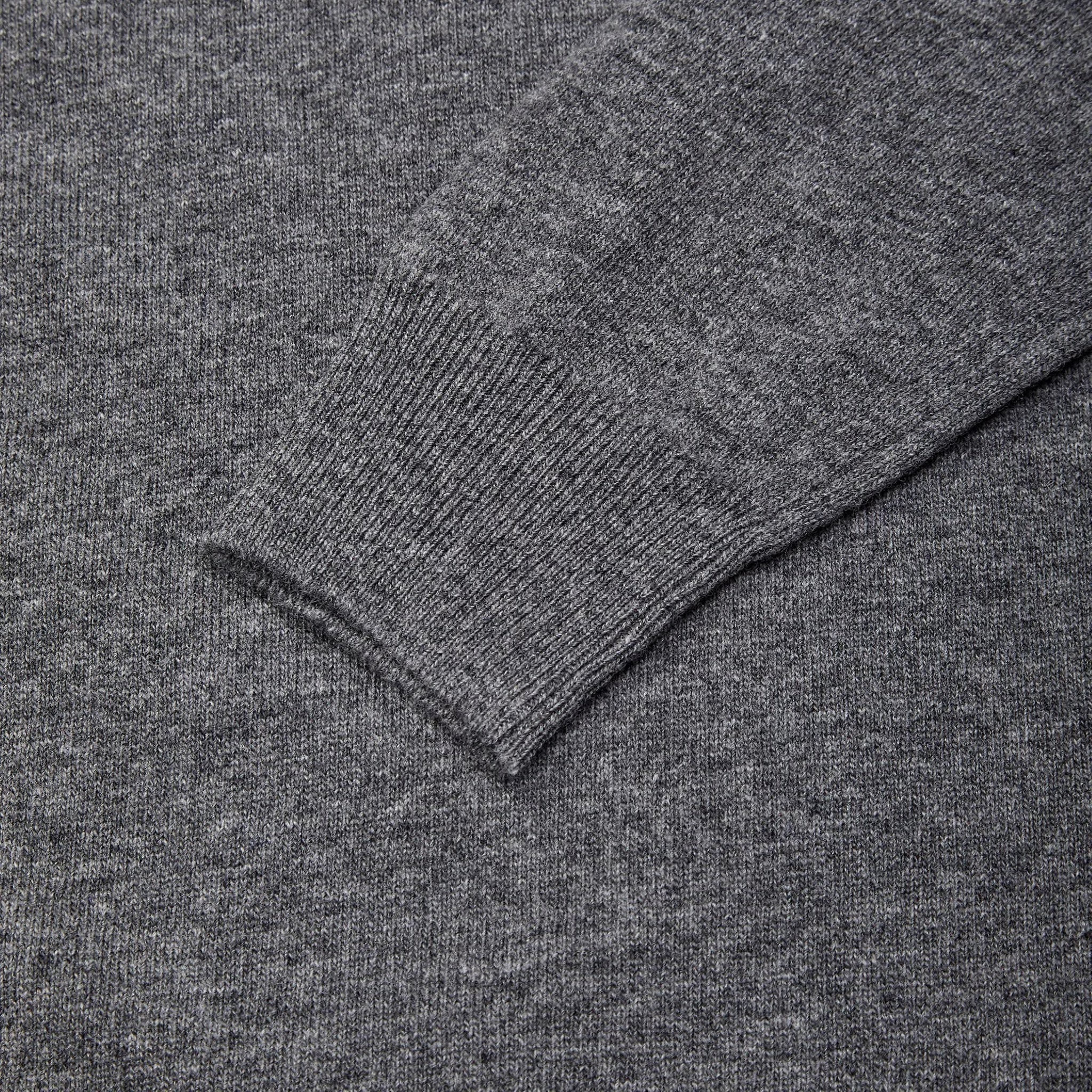 Lambswool v neck in grey