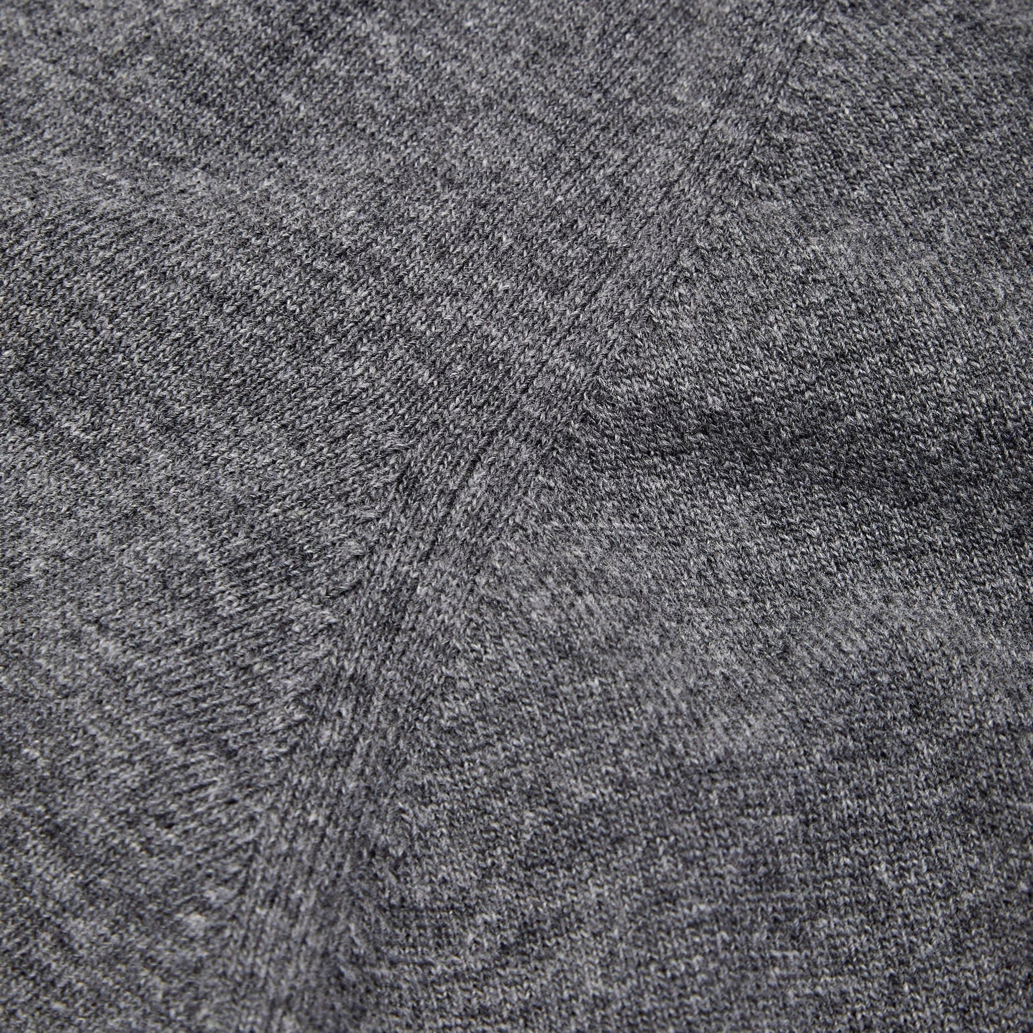 Lambswool v neck in grey
