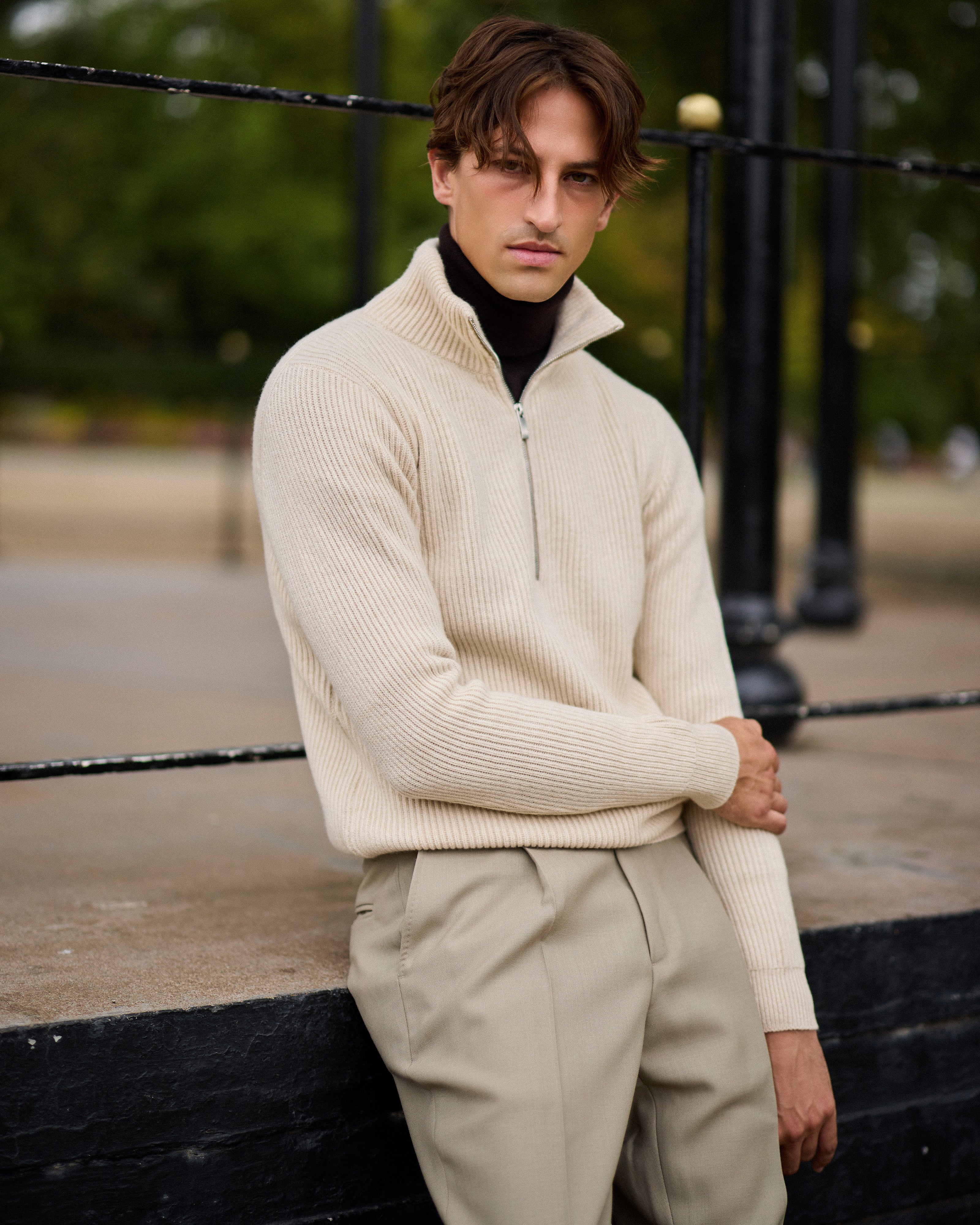 Cashmere alpine half zip sweater in ecru