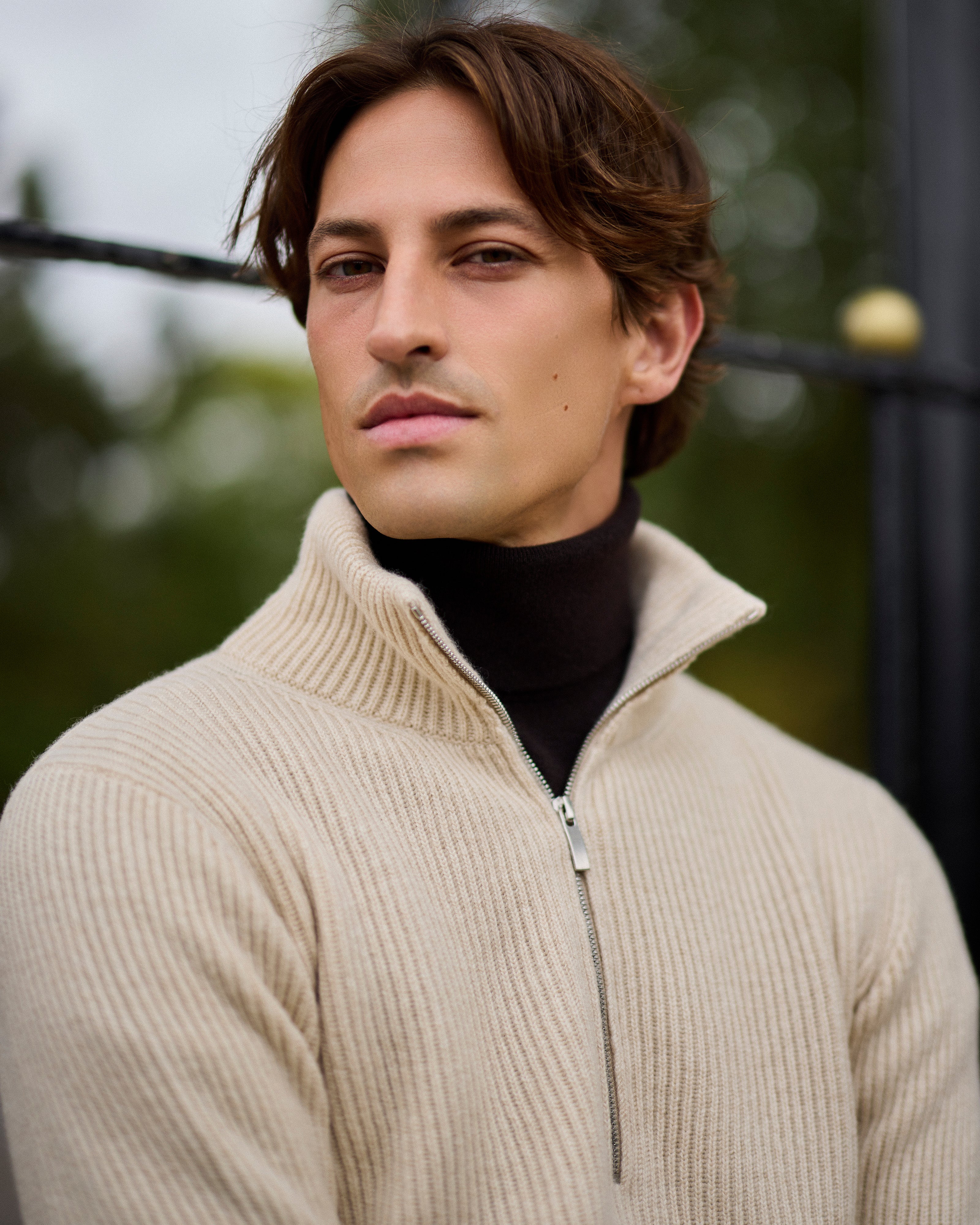 Cashmere alpine half zip sweater in ecru