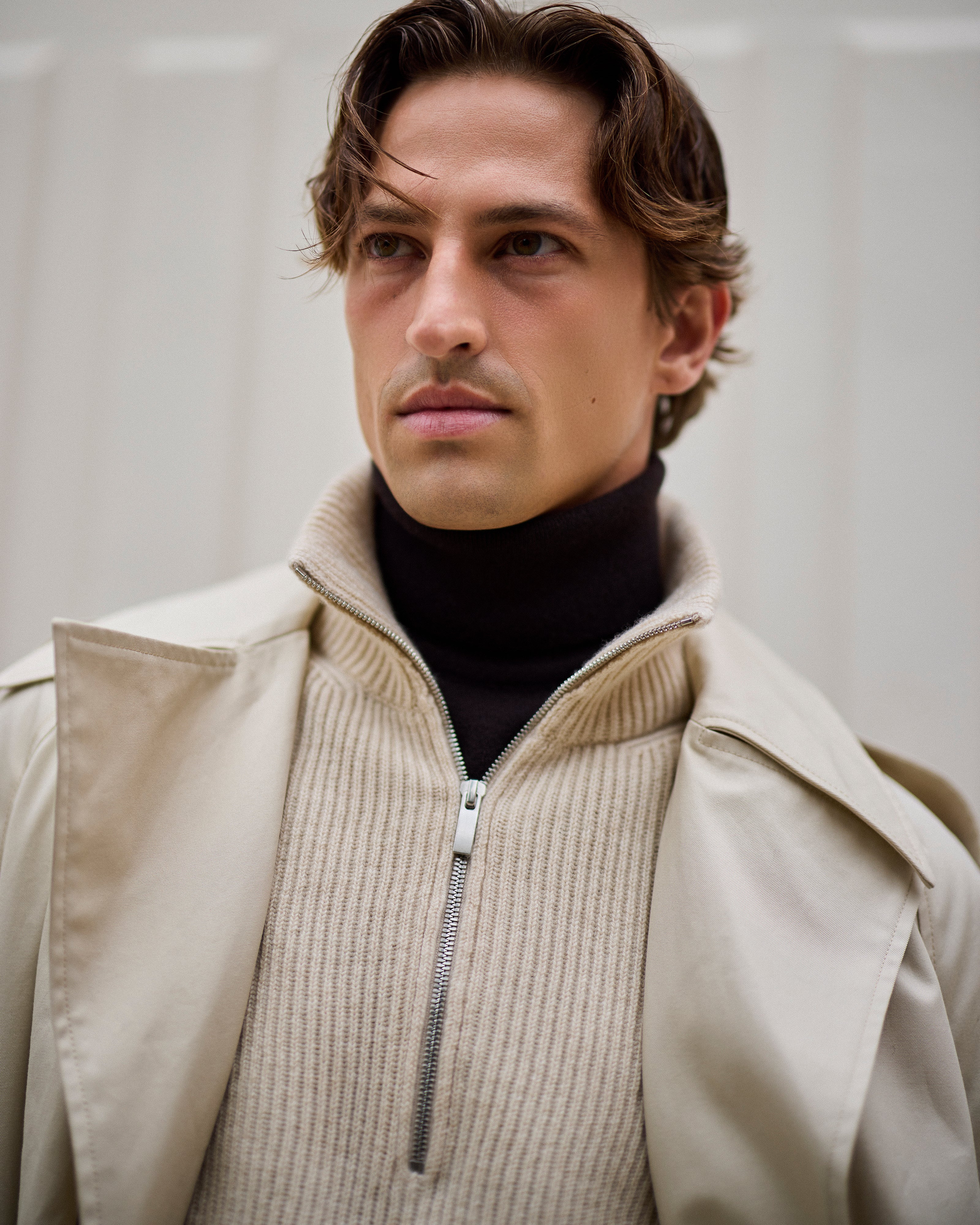 Cashmere alpine half zip sweater in ecru
