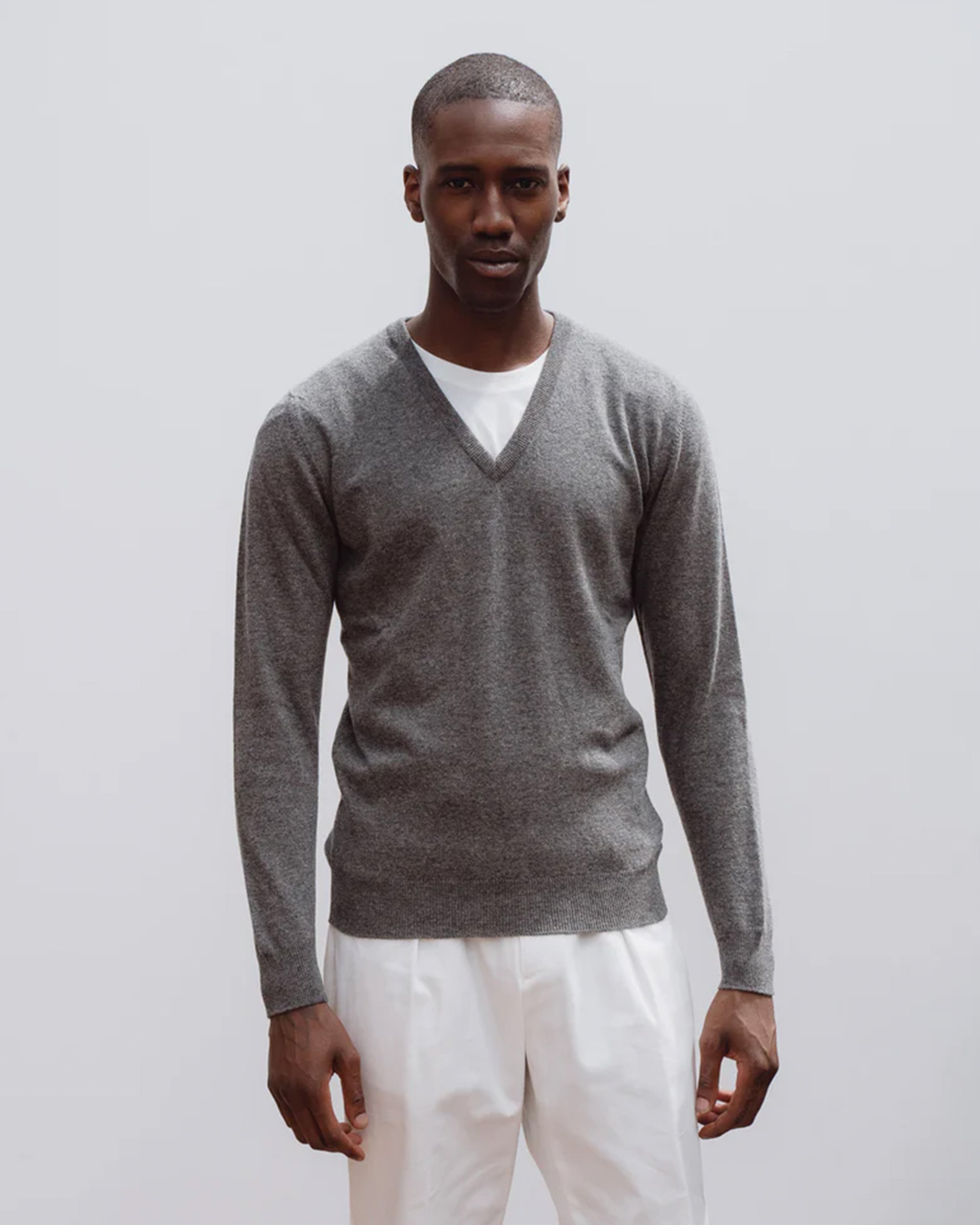 Superfine lambswool v neck in grey mélange
