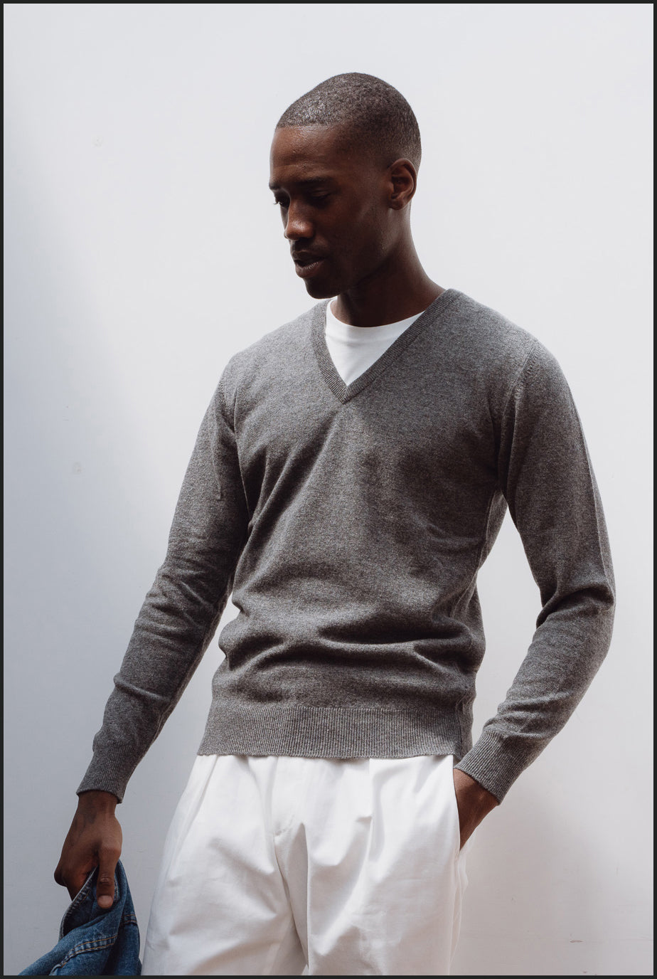 Superfine lambswool v neck in grey mélange - Colhay's