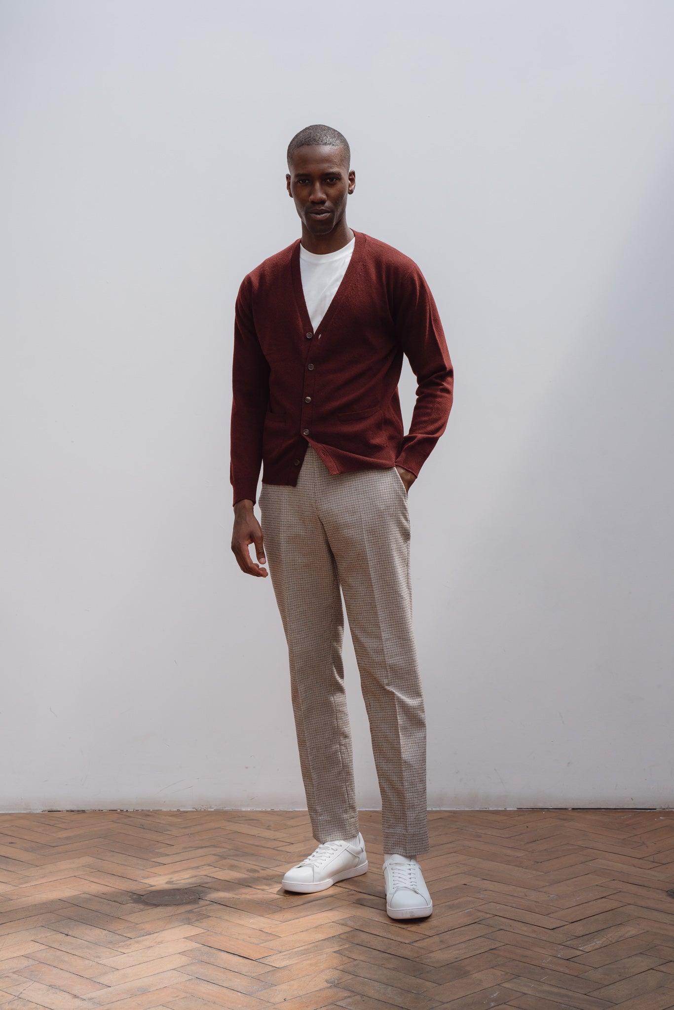 Superfine lambswool tennis cardigan in burgundy - Colhay's