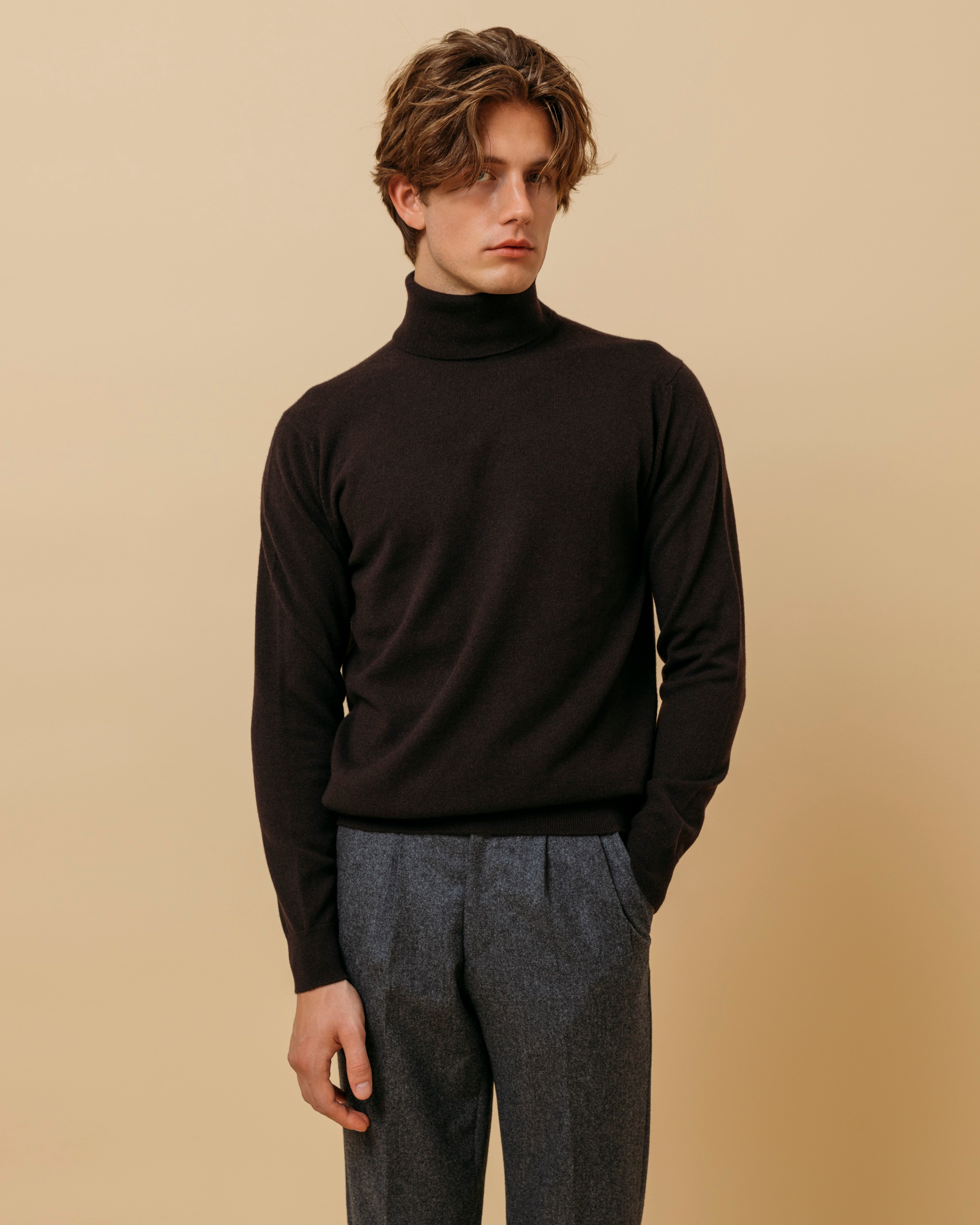 Cashmere Belmondo rollneck in dark brown