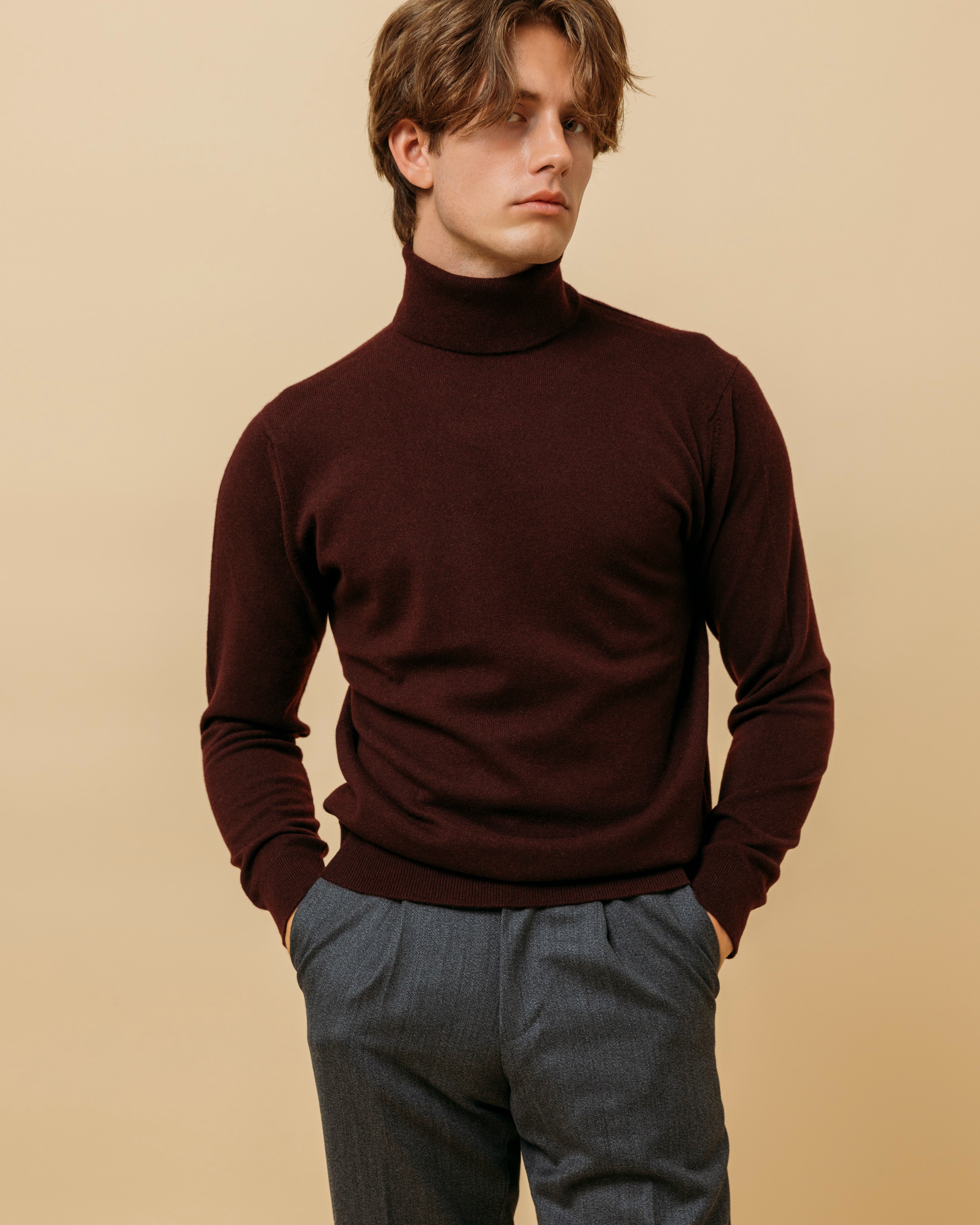 Cashmere Belmondo rollneck in wine