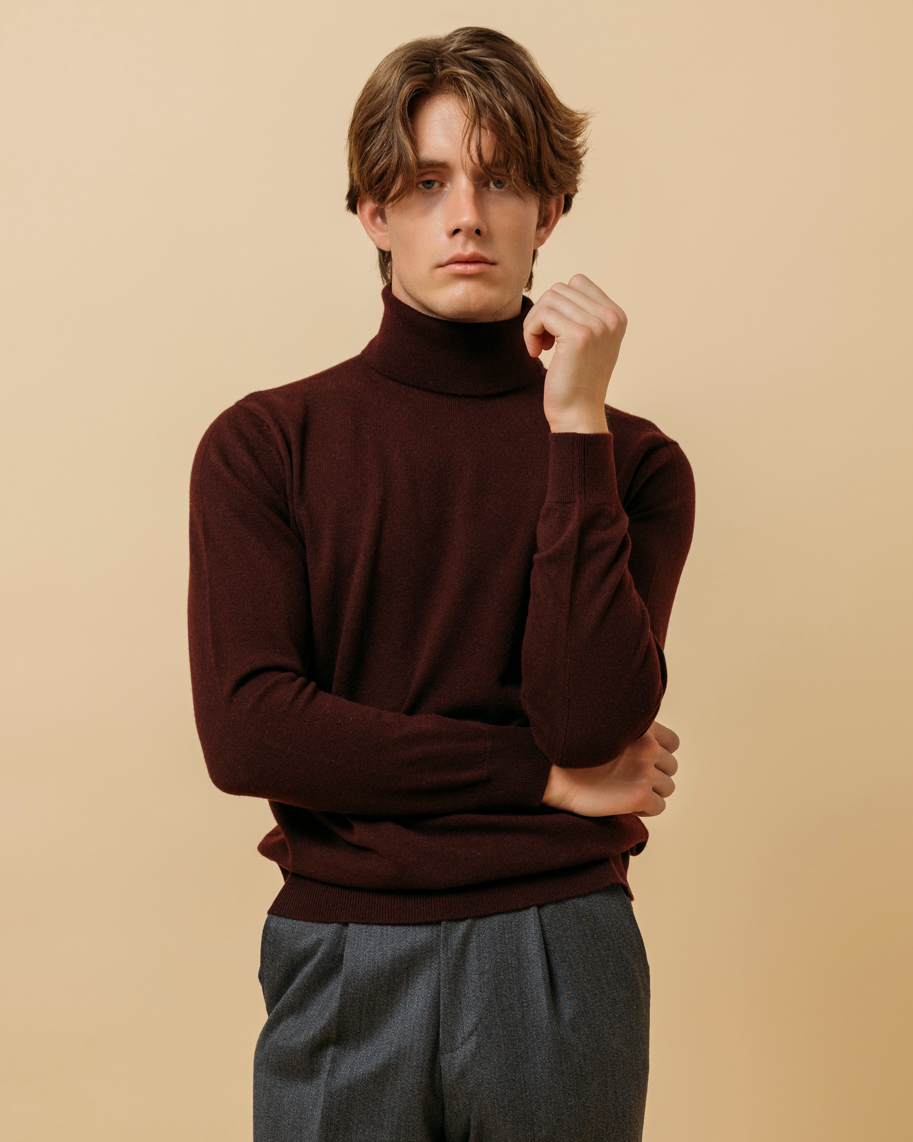 Cashmere Belmondo rollneck in wine