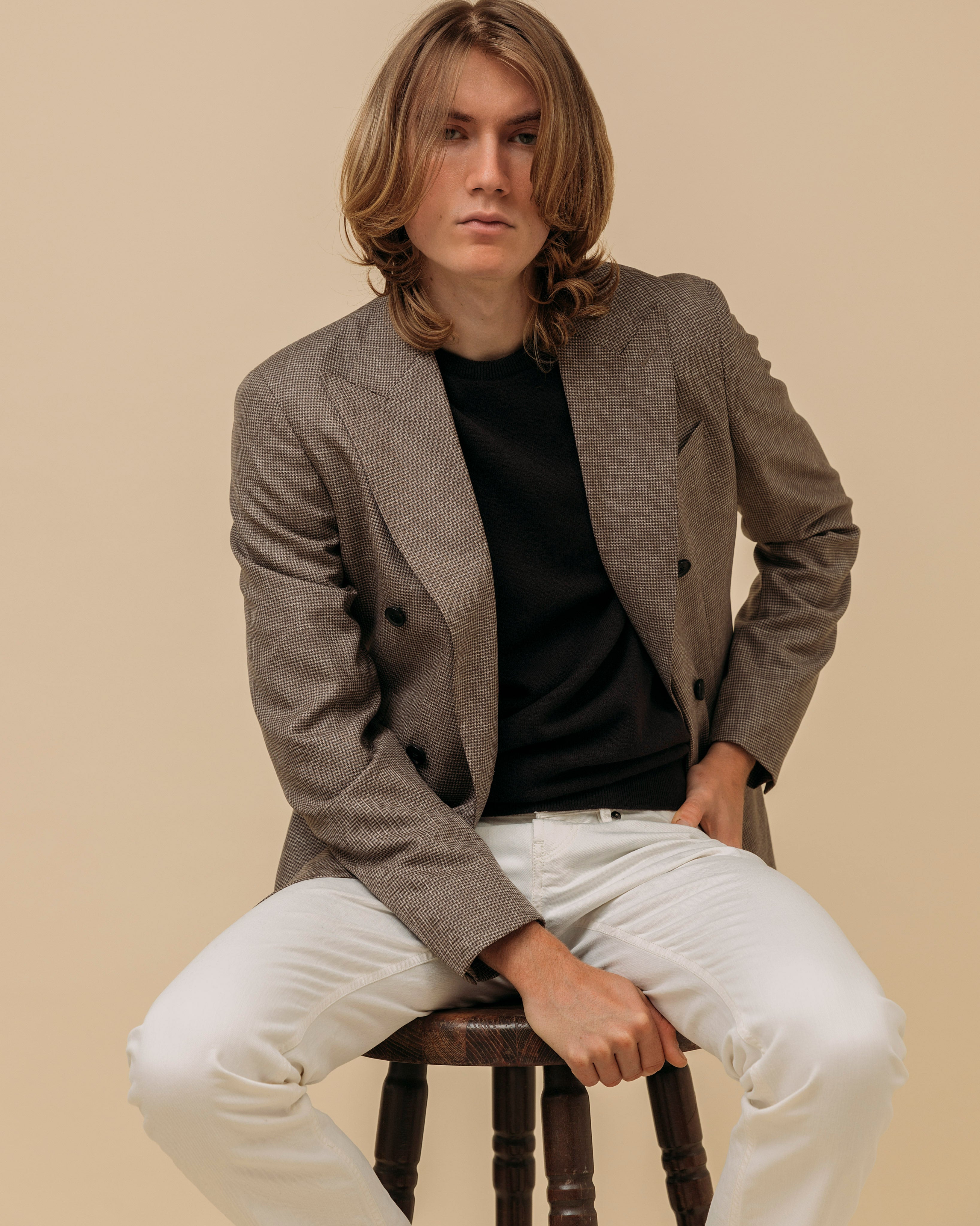 Cashmere crew neck in dark brown