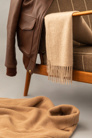 Woven cashmere scarf in oatmeal - Colhay's