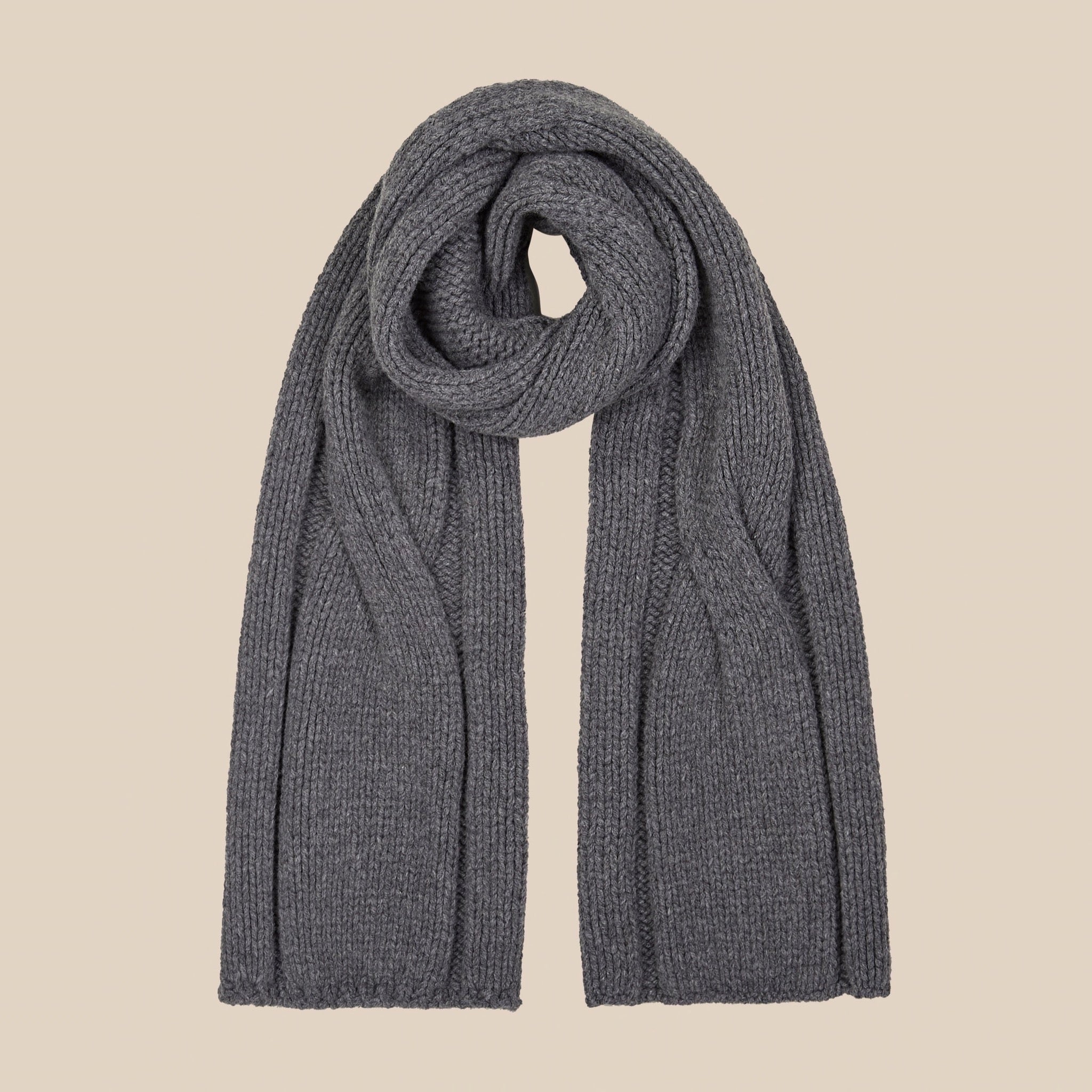 Lambswool scarf in grey