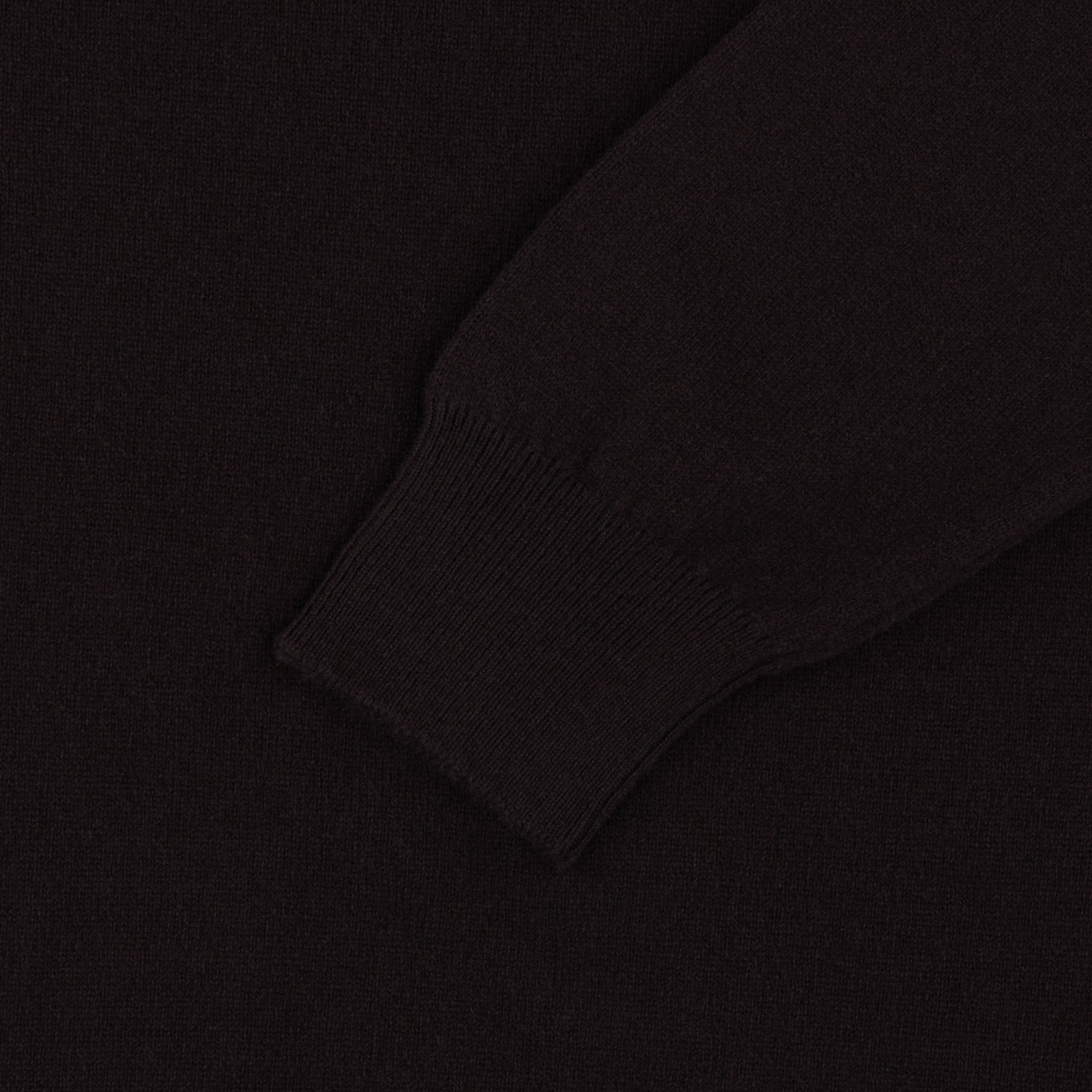 Cashmere crew neck in dark brown